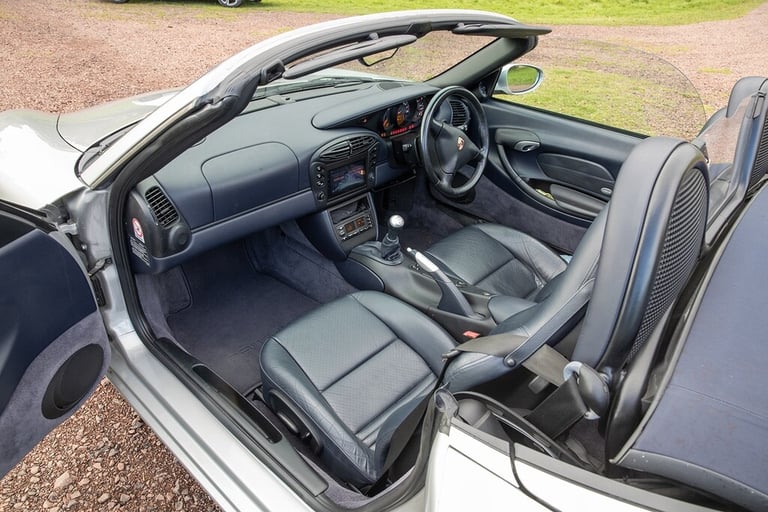 2002 Porsche Boxster 2.7 2dr CONVERTIBLE Petrol Manual