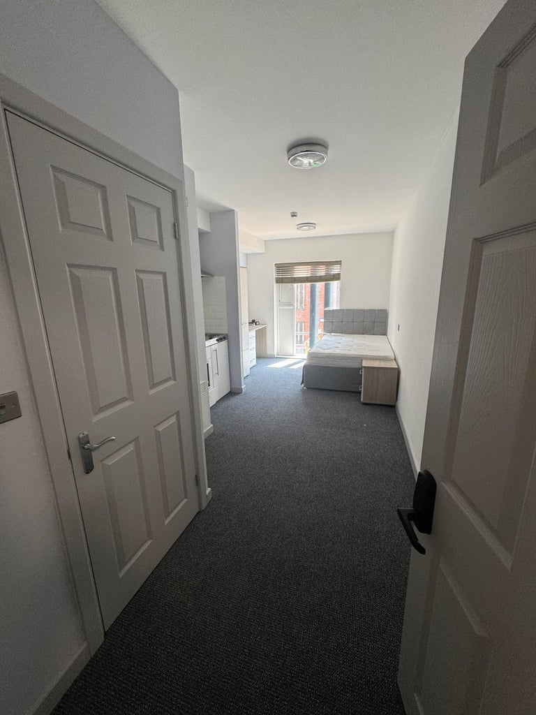 Seperate & Spacious Studio for Rent – CV1 3EG