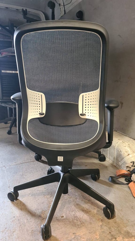 Orangebox do ergonomic mesh office chair (100 available)
