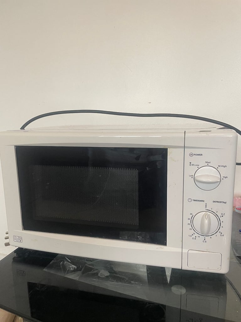 MICROWAVE WHITE,EXCELLENT CONDION ,FULLY WORK