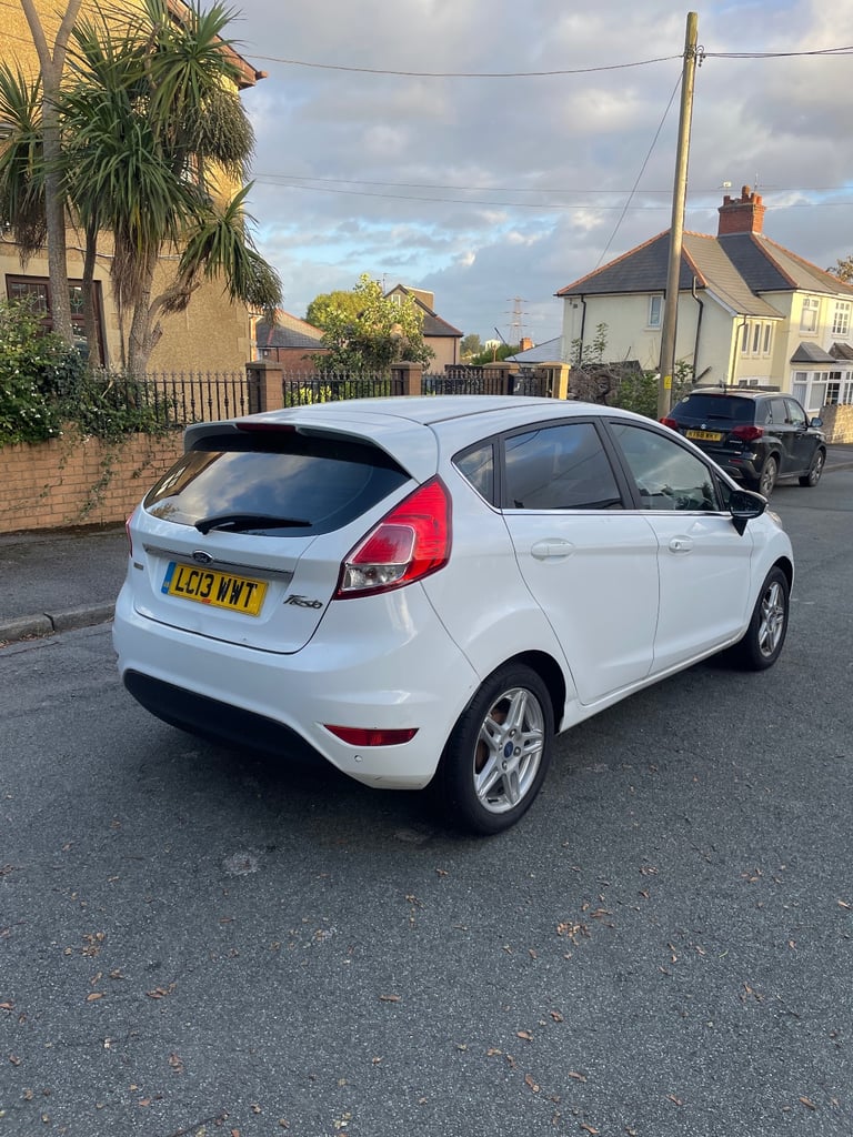 Ford, FIESTA, Hatchback, 2013, Manual, 998 (cc), 5 doors