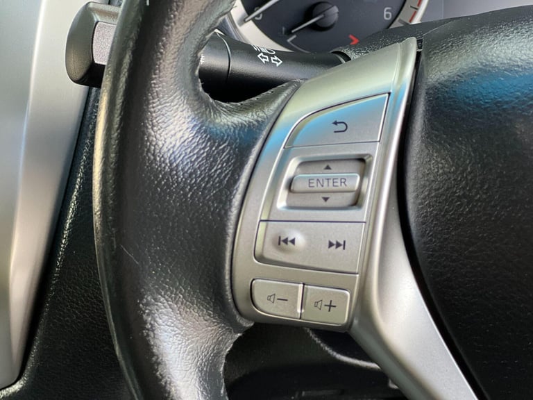 2018 Nissan Navara 2.3 dCi Tekna 4WD Euro 6 (s/s) 4dr PICK UP Diesel Manual