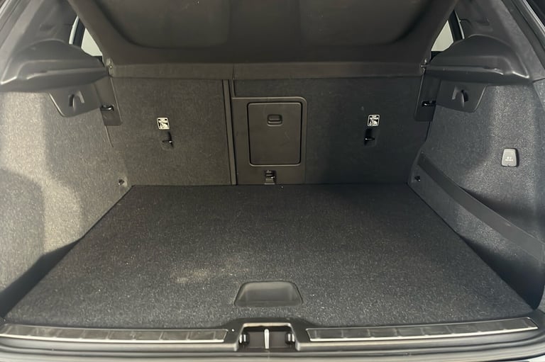  Volvo Xc40 2.0 T4 R Design Suv 5dr Petrol Auto Euro 6 s/s 190 Ps Petrol