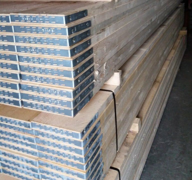SCAFFOLD BOARDS 13' LONG NEW BS2482/1.2M MC TIMBER