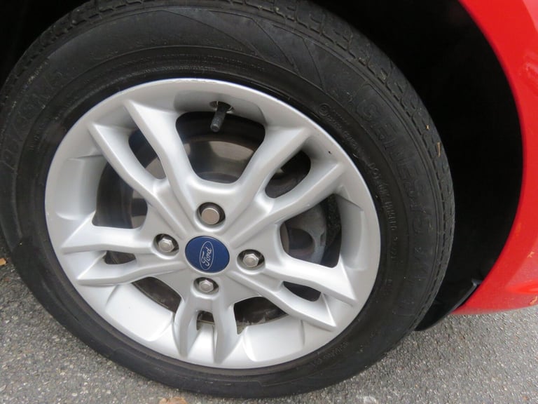 2016 Ford Fiesta 1.0T EcoBoost Zetec Euro 6 (s/s) 5dr HATCHBACK Petrol Manual