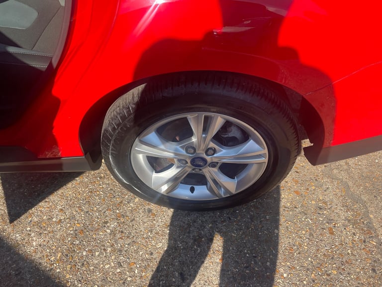 2013 Ford Focus 1.6 125 Zetec 5dr Powershift Petrol