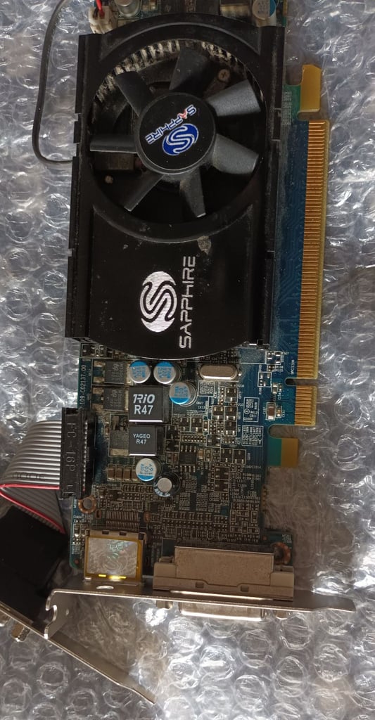Two graphic cards ( low profile )