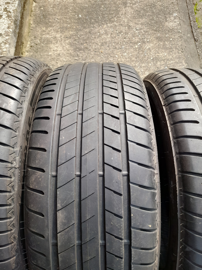 Set of Bridgestone Alenza 245 50 19 Tyres Runflat in West London Area
