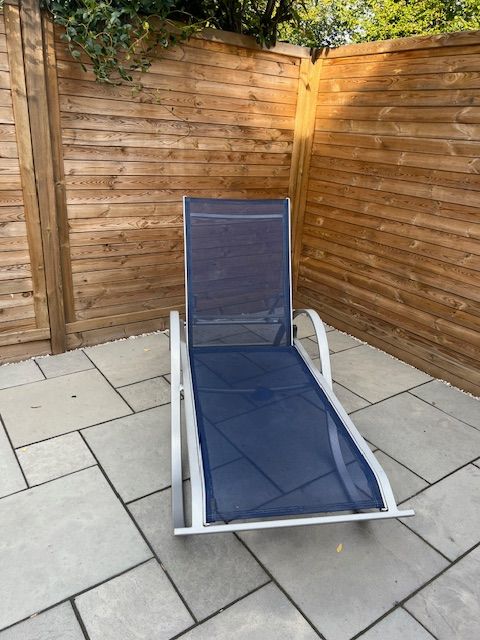 Sun lounger 