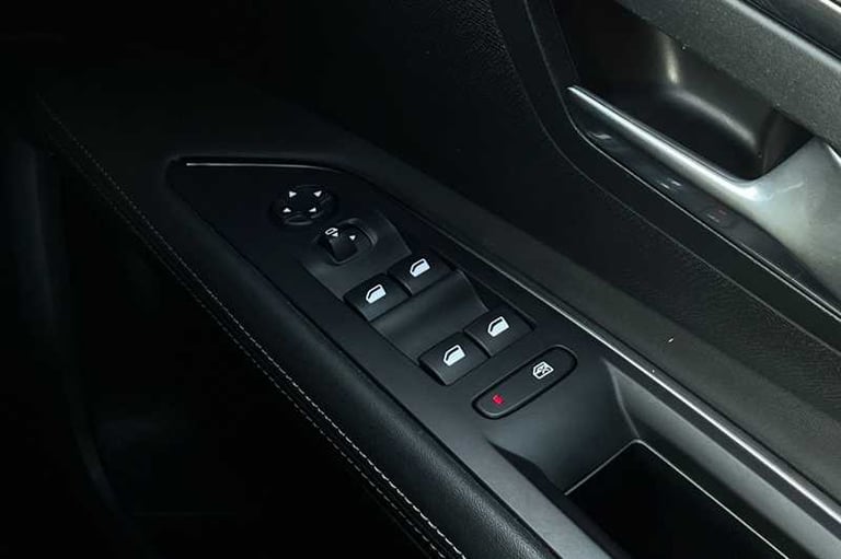 2020 Peugeot 3008 1.2 PureTech GPF Allure SUV 5dr Petrol EAT Euro 6 (s/s) (130 ps) SUV Petrol Aut...