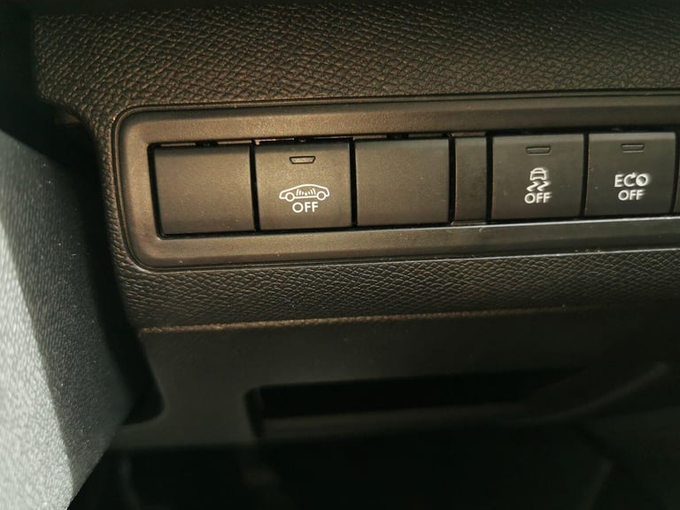 PEUGEOT 308 1.6 e-HDi Feline 2014