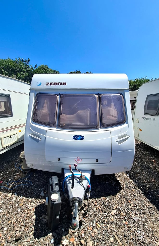 image for Lighweight 4 berth Lunar Zenith caravan 2004 year 