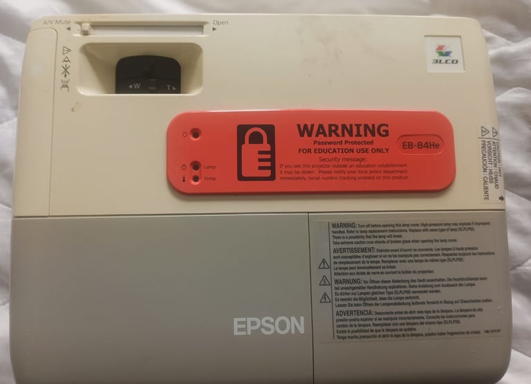Epson LCD Projector model H353B with original remote control and power cable FAULTY