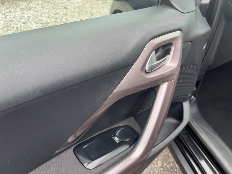 PEUGEOT 2008 1.2 PureTech Active 2015