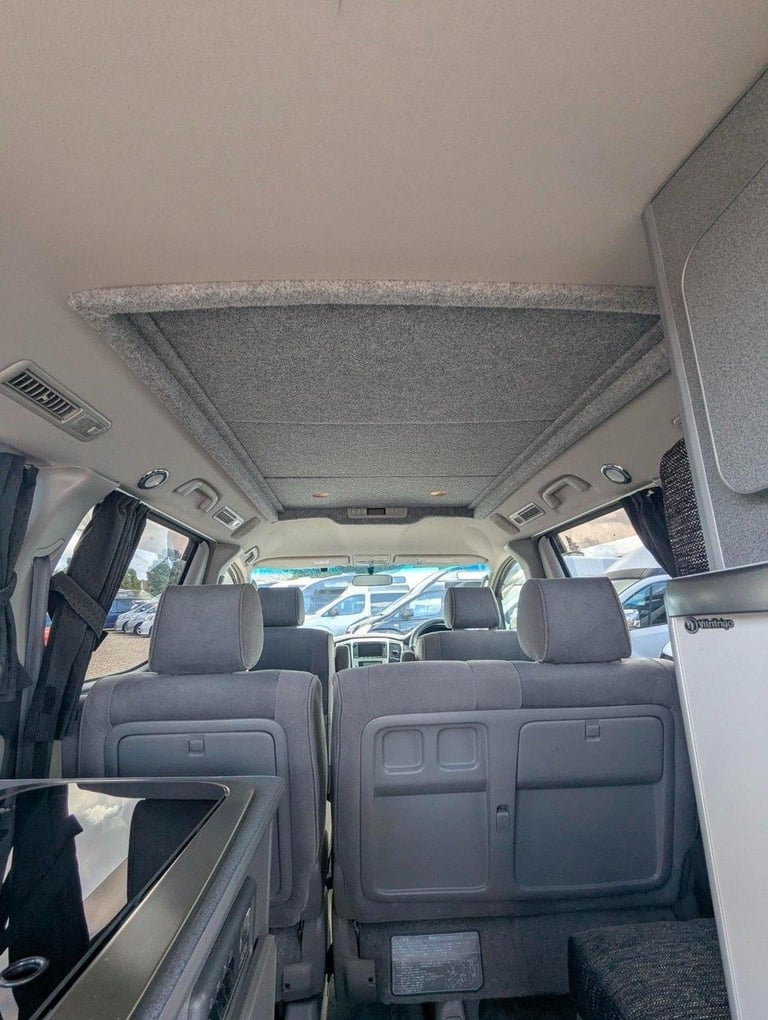 2004 TOYOTA ALPHARD CAMPERVAN