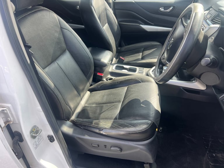 2019 NISSAN NAVARA Double Cab Pick Up Tekna 2.3dCi 190 4WD Auto LEATHER 101k