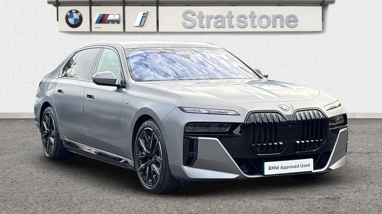 image for 2025 BMW i7 400kW xDrive60 M Sport Pro 105.7kWh 4dr Auto Saloon Electric Automatic