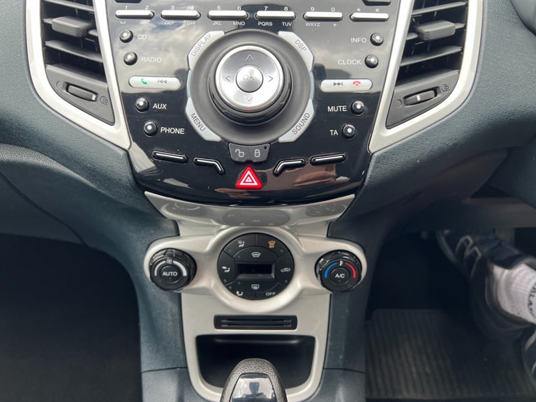 2012 Ford Fiesta 1.4 Titanium 5dr Auto HATCHBACK Petrol Automatic