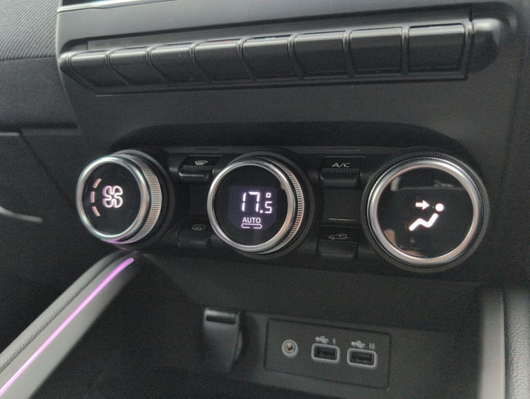 2024 Renault Clio 1.6 E-TECH esprit Alpine Hatchback 5dr Petrol Hybrid Auto Euro 6 (s/s) (145 HAT...