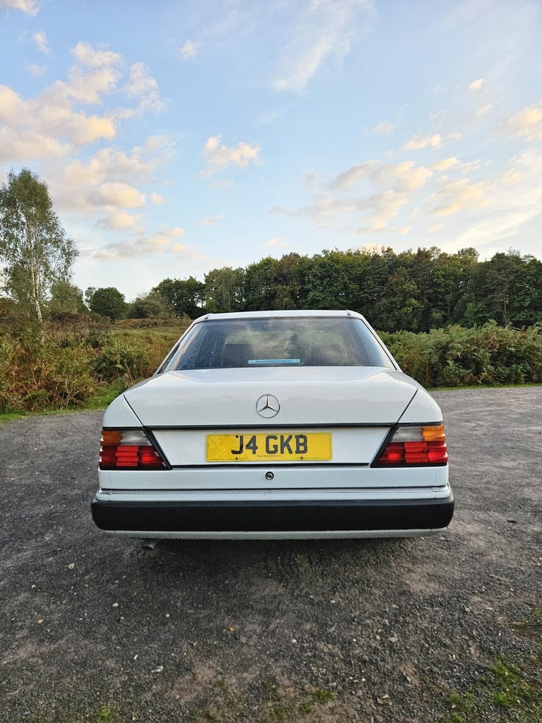 1992 Mercedes-Benz 200E
