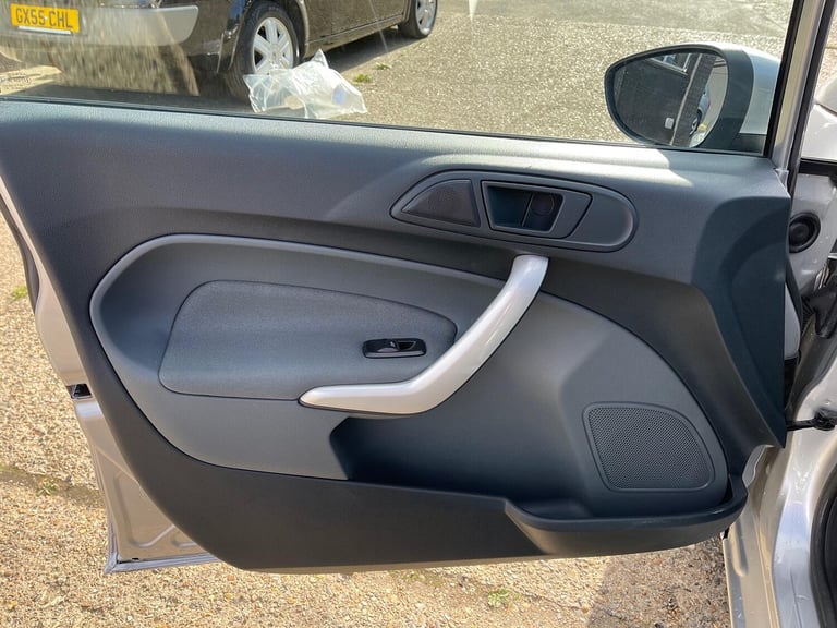 FORD FIESTA 1.4 Zetec 5dr 2011