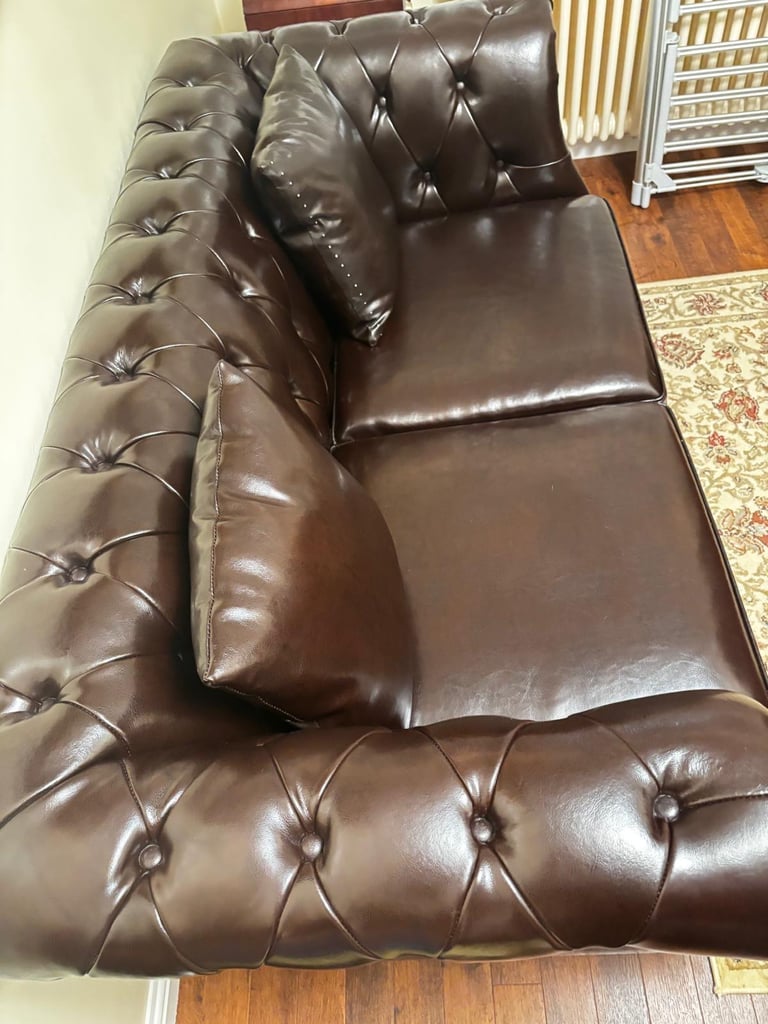 Henbury chesterfield sofa