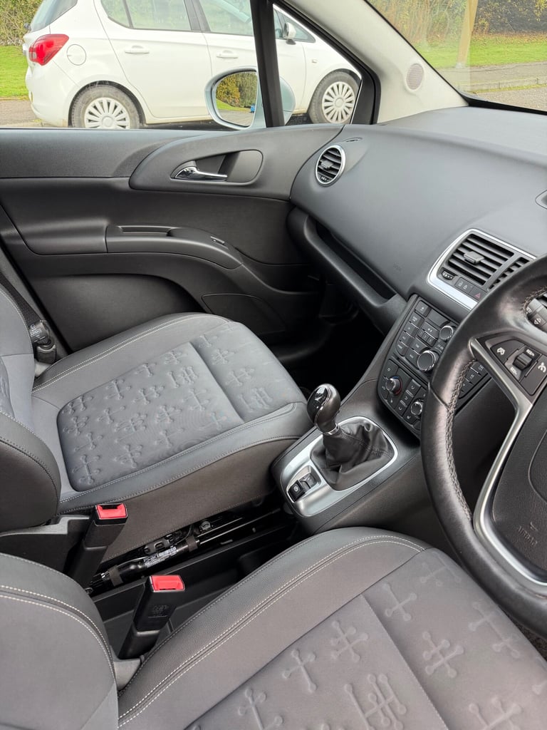 2015 Vauxhall Meriva 1.4i 16V Tech Line 5dr MPV Petrol Manual