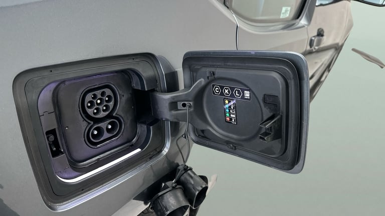 2021 BMW i3 42.2kWh Hatchback 5dr Electric Auto (170 ps) - DRIVING MODES - AIR CON - DA Hatchback...