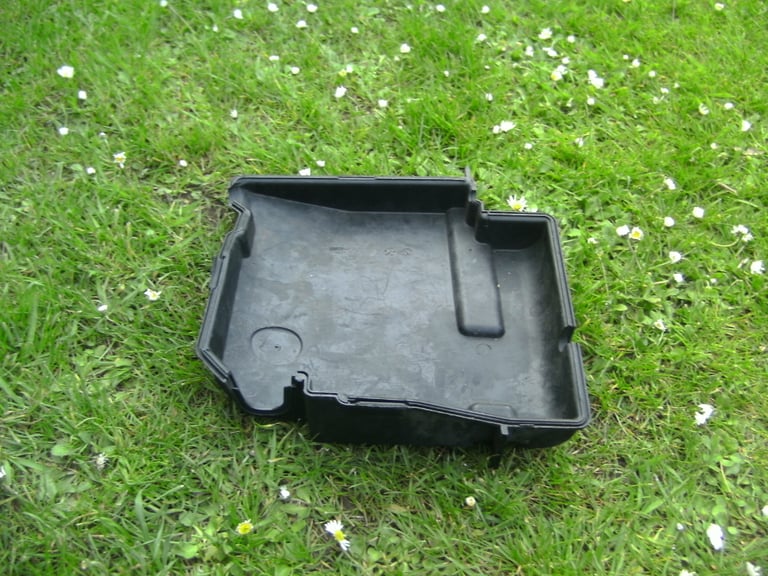 BMW MINI BATTERY COVER , EXCELLENT CONDITION , JUST £5