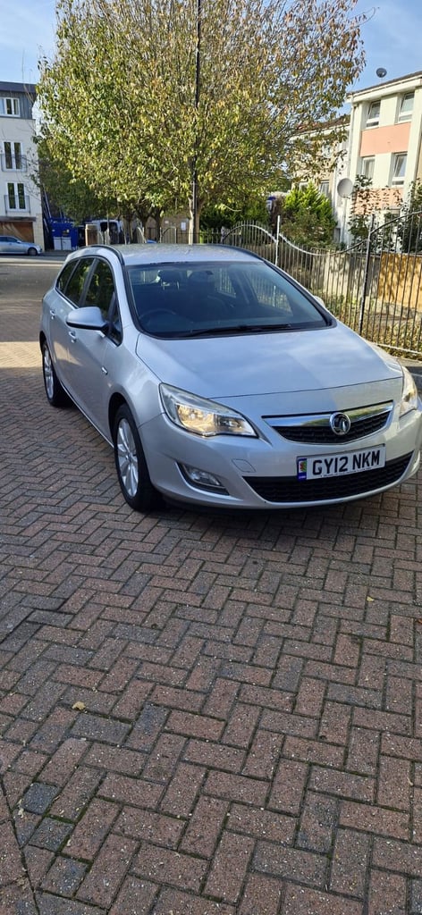 image for Vauxhall, ASTRA, Estate, 2012, Manual, 1686 (cc), 5 doors