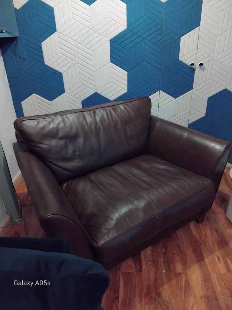 Leather love chair
