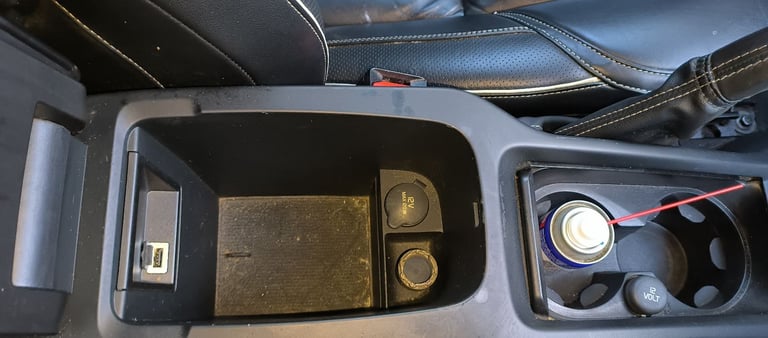 Volvo, V40 D4 R Design Pro, Hatchback, 2017, Manual, 1969 (cc), 5 doors - Price Negotiable.