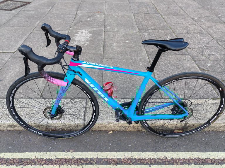 CARBON ROAD BIKE 