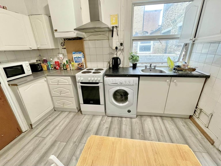 🔥Spacious Double Room✨Just Minutes from Limehouse Station!!