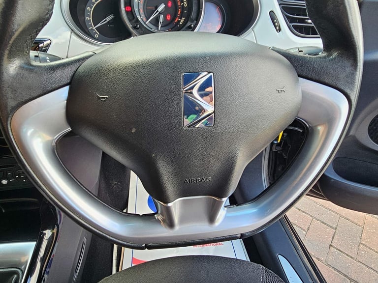 2010 Citroen DS3 1.6 HDi Black 3dr HATCHBACK DIESEL Manual