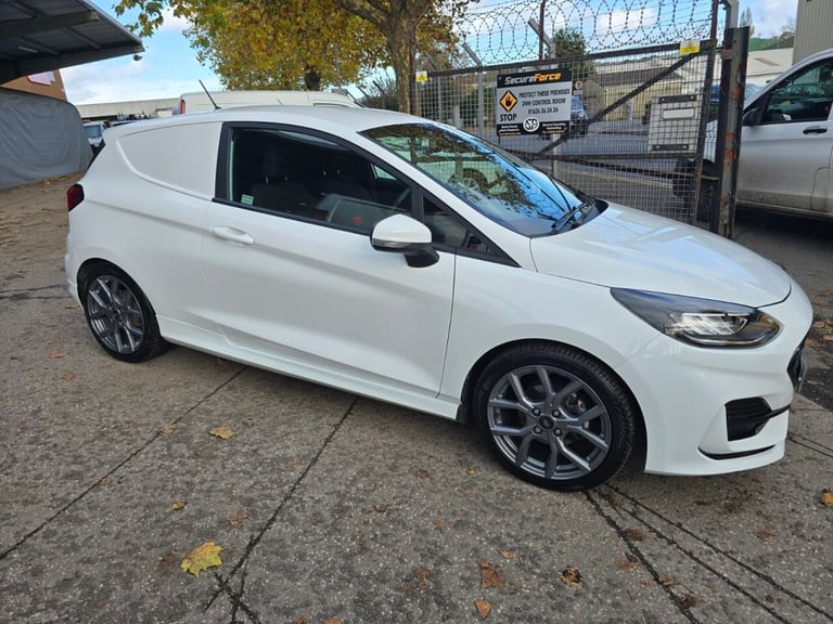 2022 Ford Fiesta Van 1.0T EcoBoost MHEV Sport Van Euro 6 125 ps - AIR CON + CRUISE CAR DERIVED VA...