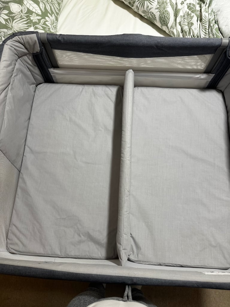 Chicco Next2Me Twins Bedside Crib 