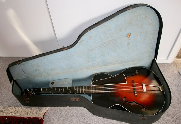 Vintage 1930's Archtop guitar with OHC 