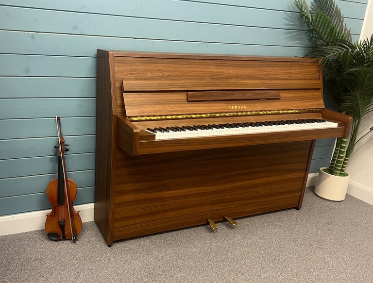 🎵🎹 STUNNING YAMAHA E108 **TUNED/SERVICED/WARRANTY AND FREE DELIVERY**🎹🎵