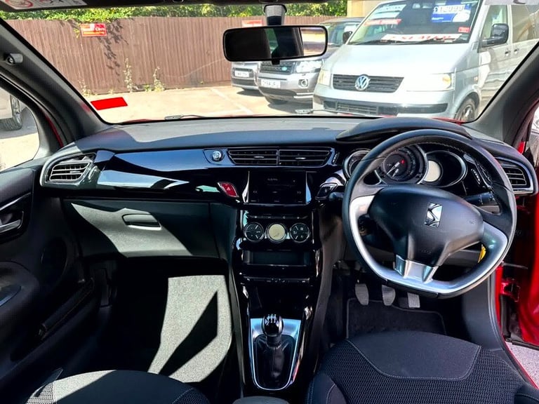 DS DS 3 BLUEHDI CONNECTED CHIC S/S-ONLY 35933 MILES, SERVICE HSITORY, SAT NAV