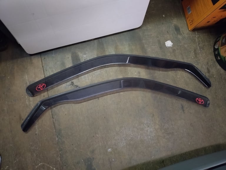 *** FOR SALE *** Team Heko wind deflectors (fronts)