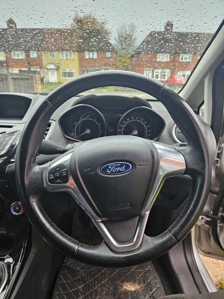 Ford, FIESTA, Hatchback, 2015, Manual, 1241 (cc), 3 doors