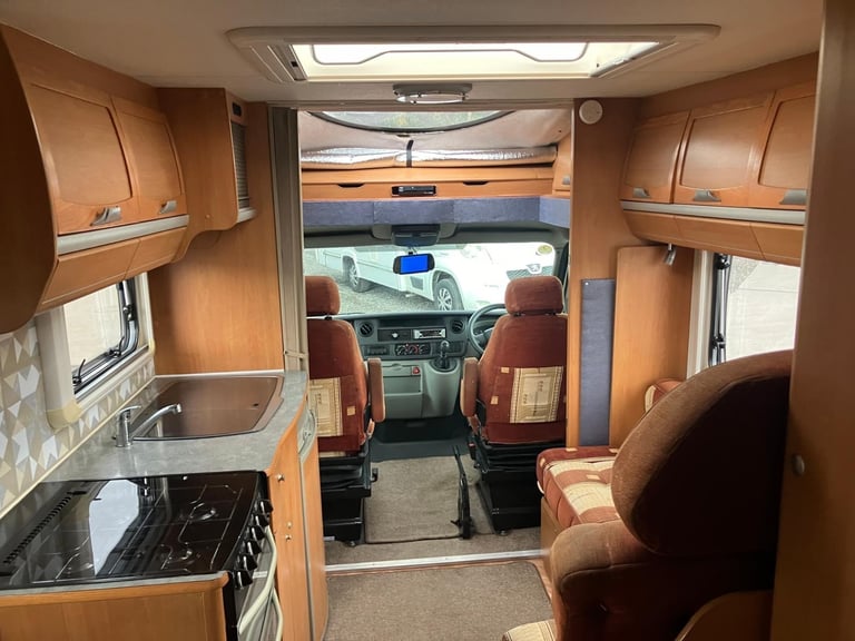 Lunar Fivestar Motorhome Fixed Bed 4 Berth 06’ Renault DCI 120 LWB