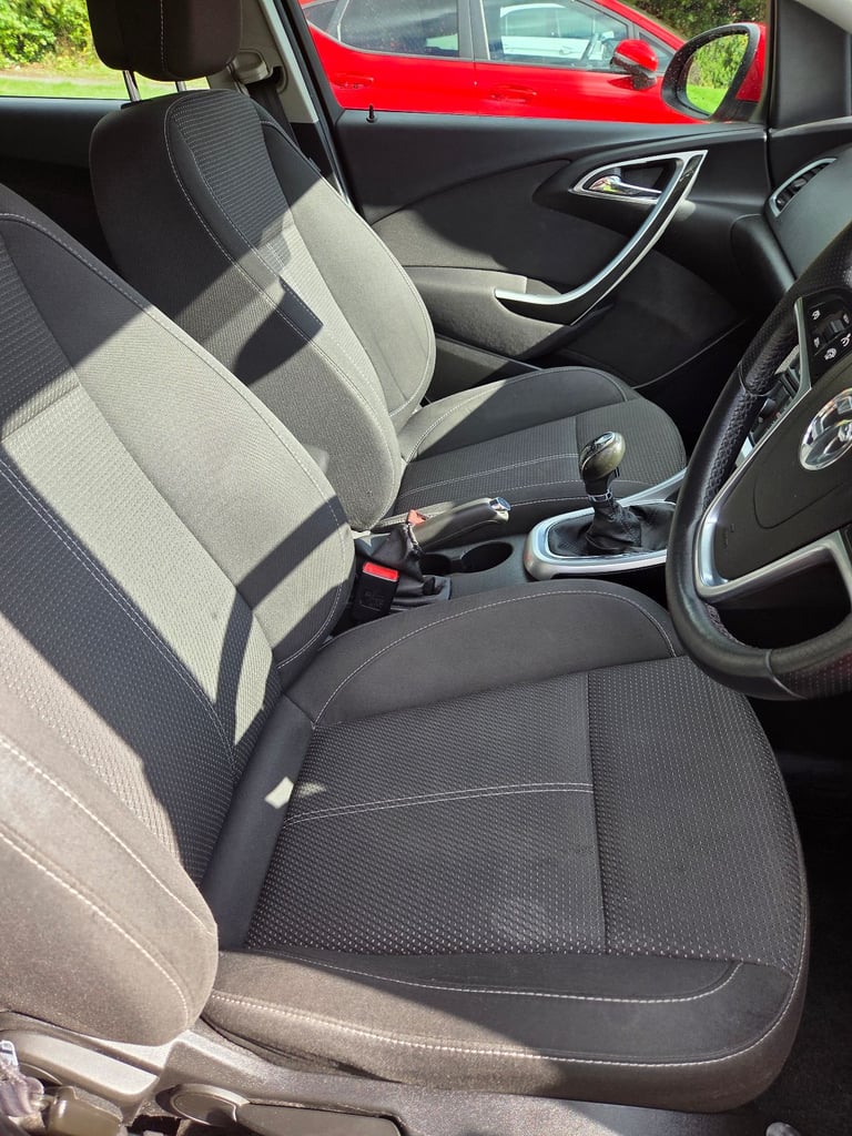 Vauxhall, ASTRA, Hatchback, 2014, Manual, 1364 (cc), 5 doors