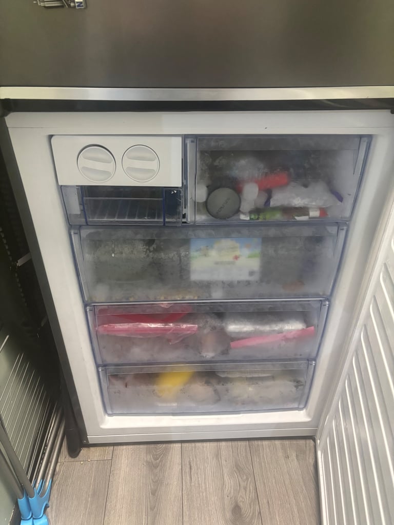 Fridge freezer 