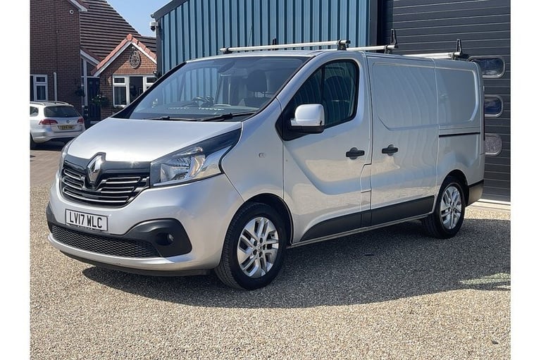 2017 Renault Trafic dCi ENERGY 27 Sport Nav Panel Van Diesel Manual