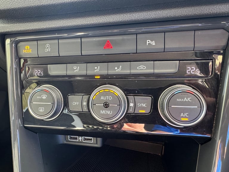 2018 Volkswagen T-Roc 1.5 TSI EVO SEL Euro 6 (s/s) 5dr HATCHBACK Petrol Manual