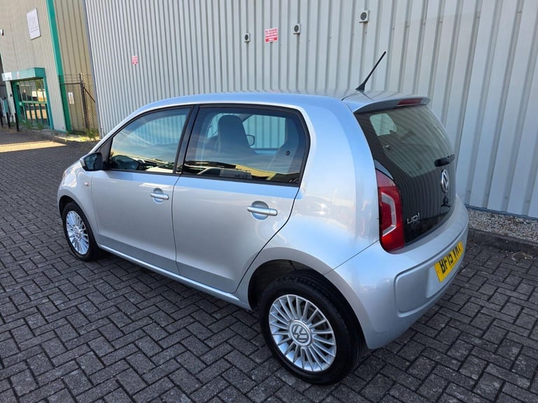 VOLKSWAGEN UP 1.0 High up! 2015