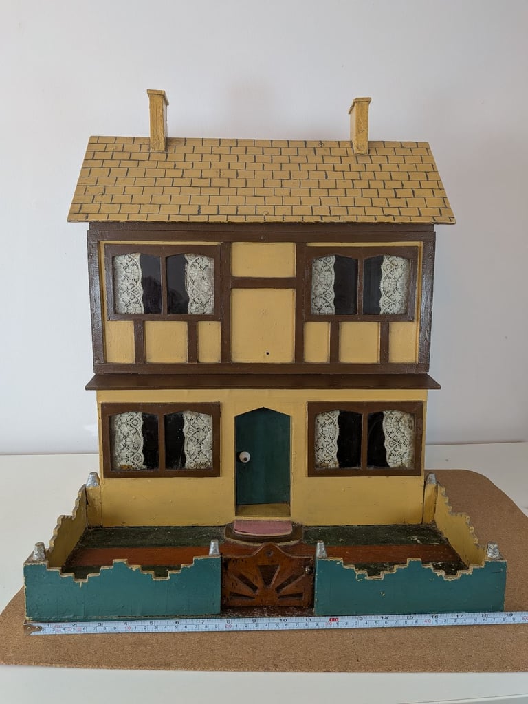 Vintage 1930's/1940's Handmade Dolls House
