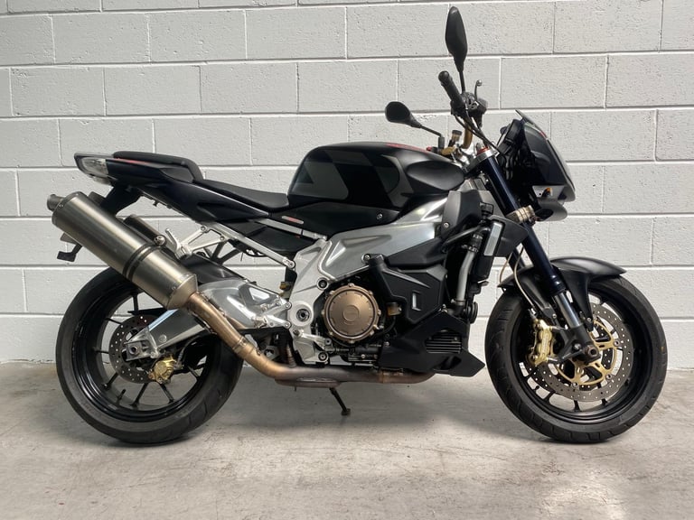 2011 Aprilia Tuono 1000 RR with Akrapovic exhaust